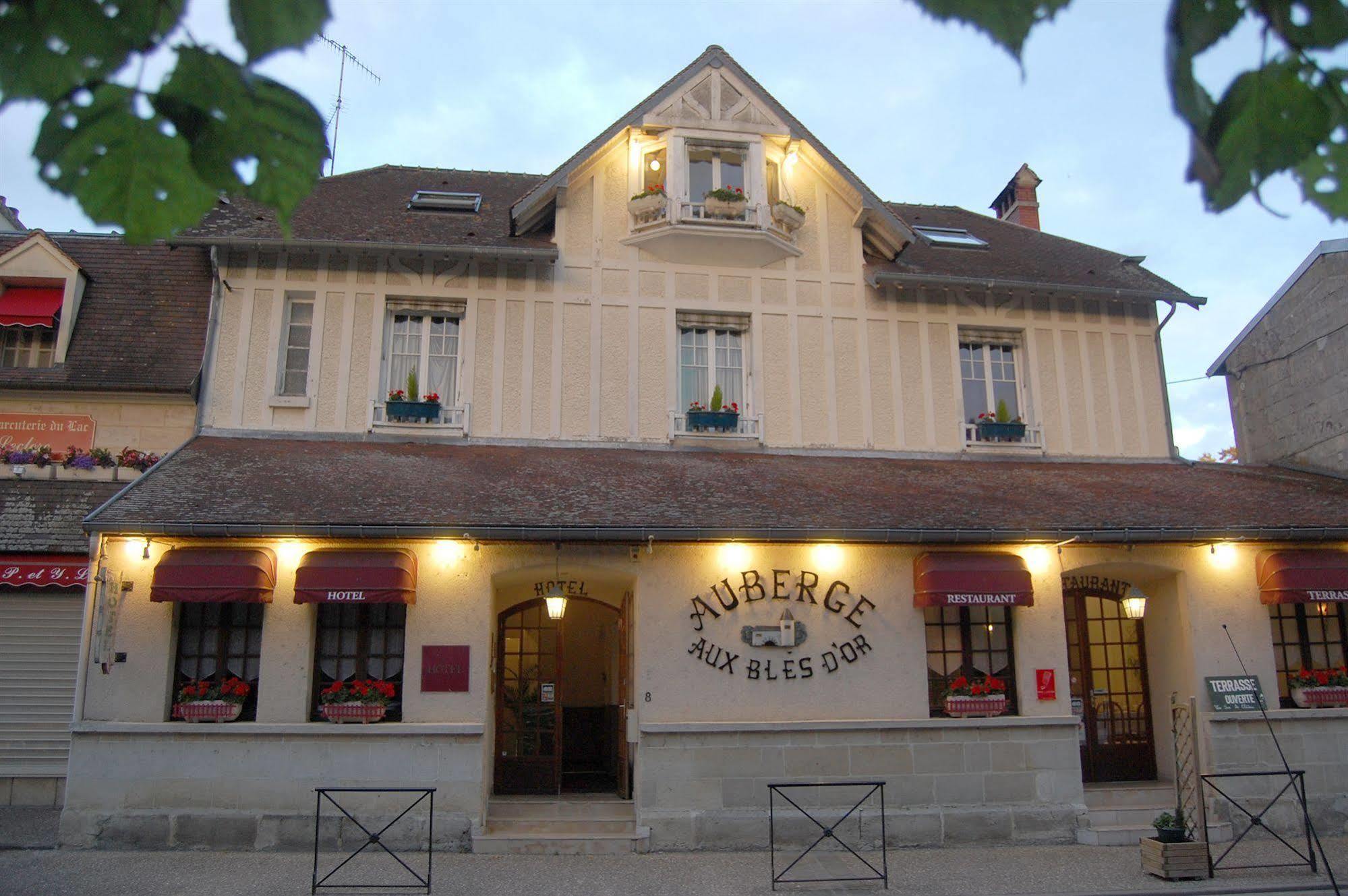 Hotel Aux Bles D'Or Pierrefonds Exterior foto
